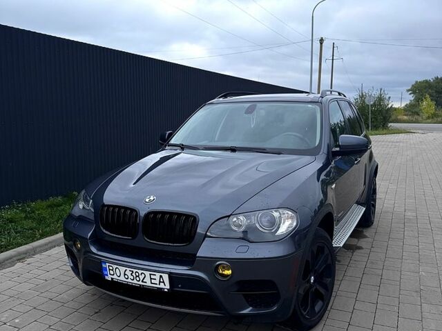 Серый БМВ Х5, объемом двигателя 3 л и пробегом 233 тыс. км за 15000 $, фото 1 на Automoto.ua