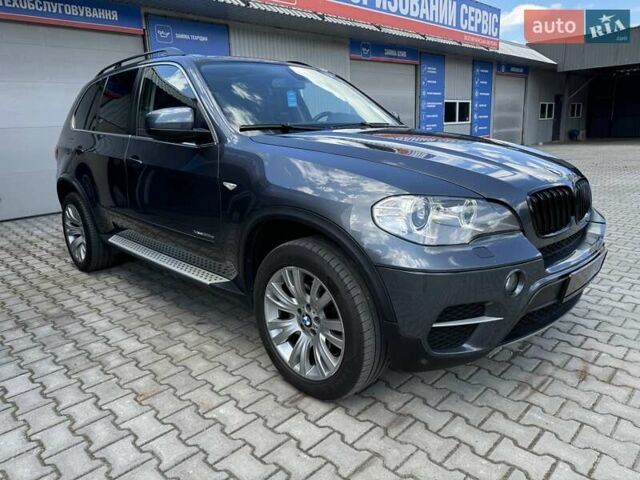 Серый БМВ Х5, объемом двигателя 3 л и пробегом 182 тыс. км за 15900 $, фото 1 на Automoto.ua