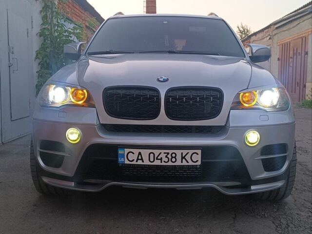 Сірий БМВ Х5, об'ємом двигуна 2.99 л та пробігом 500 тис. км за 16500 $, фото 1 на Automoto.ua