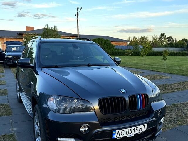 Серый БМВ Х5, объемом двигателя 3 л и пробегом 244 тыс. км за 17000 $, фото 1 на Automoto.ua