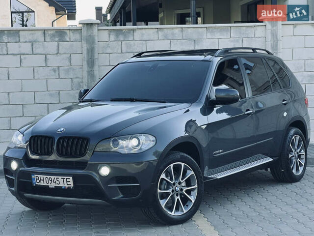 Серый БМВ Х5, объемом двигателя 3 л и пробегом 320 тыс. км за 16700 $, фото 1 на Automoto.ua