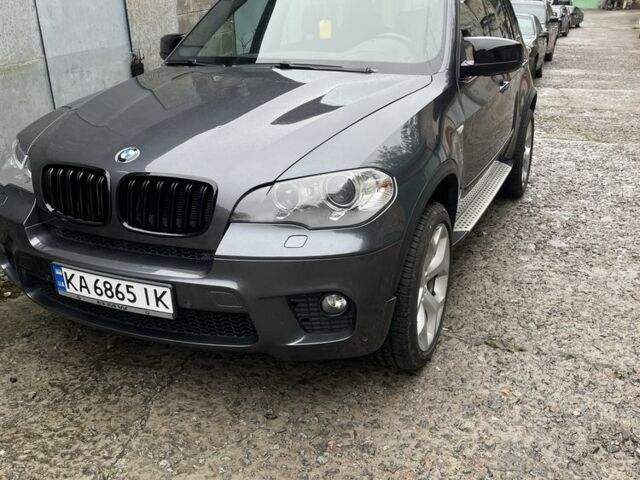 Серый БМВ Х5, объемом двигателя 3 л и пробегом 199 тыс. км за 18500 $, фото 1 на Automoto.ua