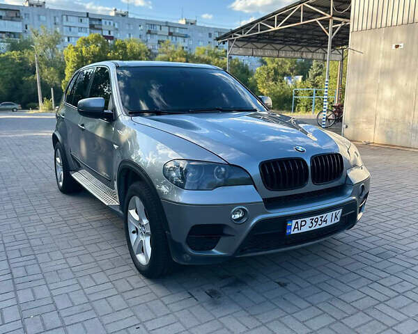 Серый БМВ Х5, объемом двигателя 3 л и пробегом 248 тыс. км за 17700 $, фото 1 на Automoto.ua