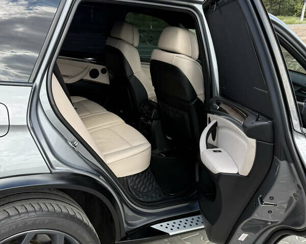Сірий БМВ Х5, об'ємом двигуна 2.99 л та пробігом 220 тис. км за 20500 $, фото 1 на Automoto.ua