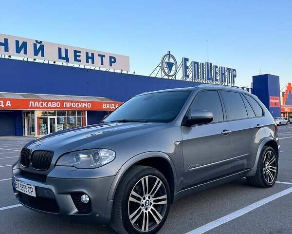 Серый БМВ Х5, объемом двигателя 3 л и пробегом 310 тыс. км за 22000 $, фото 1 на Automoto.ua
