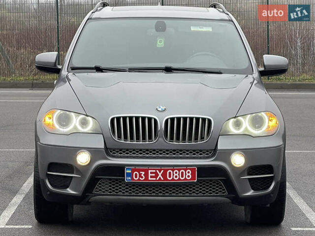 Серый БМВ Х5, объемом двигателя 3 л и пробегом 328 тыс. км за 16950 $, фото 1 на Automoto.ua
