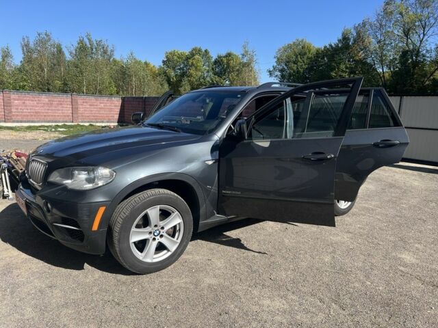 Серый БМВ Х5, объемом двигателя 3 л и пробегом 251 тыс. км за 13800 $, фото 1 на Automoto.ua