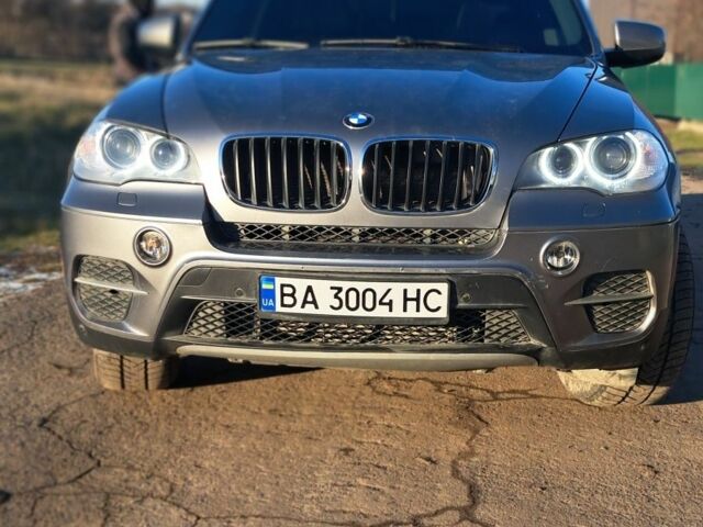 Серый БМВ Х5, объемом двигателя 3 л и пробегом 160 тыс. км за 15999 $, фото 1 на Automoto.ua