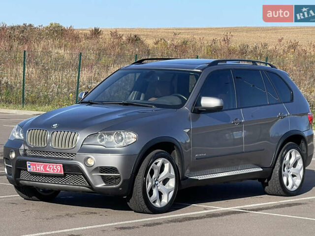 Серый БМВ Х5, объемом двигателя 3 л и пробегом 328 тыс. км за 16999 $, фото 1 на Automoto.ua