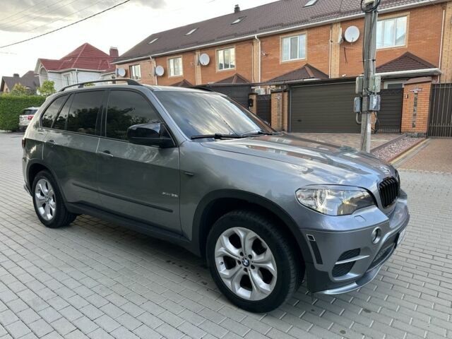 Серый БМВ Х5, объемом двигателя 3 л и пробегом 205 тыс. км за 15200 $, фото 1 на Automoto.ua
