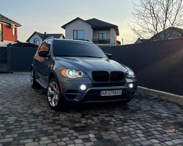 Серый БМВ Х5, объемом двигателя 3 л и пробегом 212 тыс. км за 14500 $, фото 1 на Automoto.ua