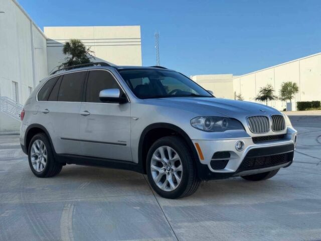 Сірий БМВ Х5, об'ємом двигуна 3 л та пробігом 88 тис. км за 12800 $, фото 1 на Automoto.ua