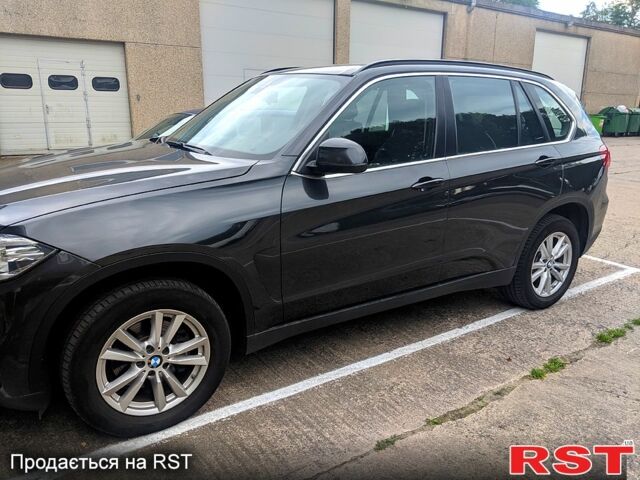 Серый БМВ Х5, объемом двигателя 2 л и пробегом 200 тыс. км за 26800 $, фото 1 на Automoto.ua