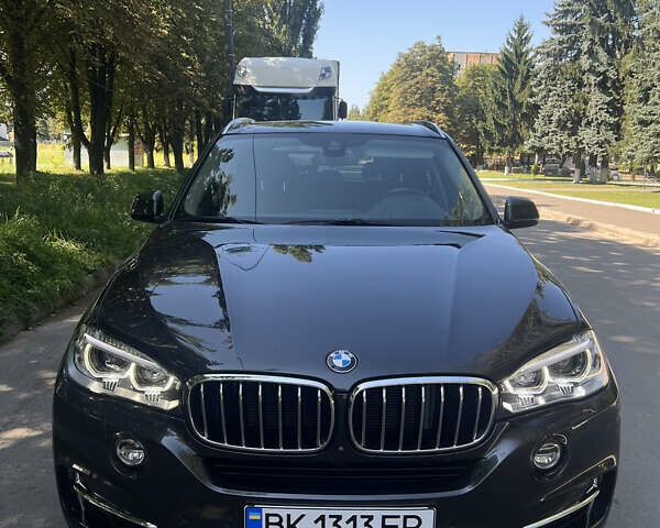 Серый БМВ Х5, объемом двигателя 2 л и пробегом 196 тыс. км за 26500 $, фото 1 на Automoto.ua