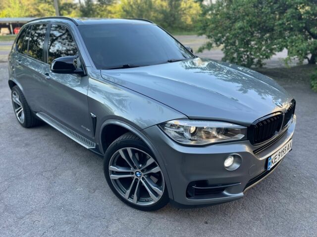 Серый БМВ Х5, объемом двигателя 3 л и пробегом 192 тыс. км за 21000 $, фото 1 на Automoto.ua