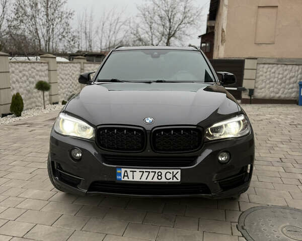 Серый БМВ Х5, объемом двигателя 3 л и пробегом 260 тыс. км за 30000 $, фото 1 на Automoto.ua