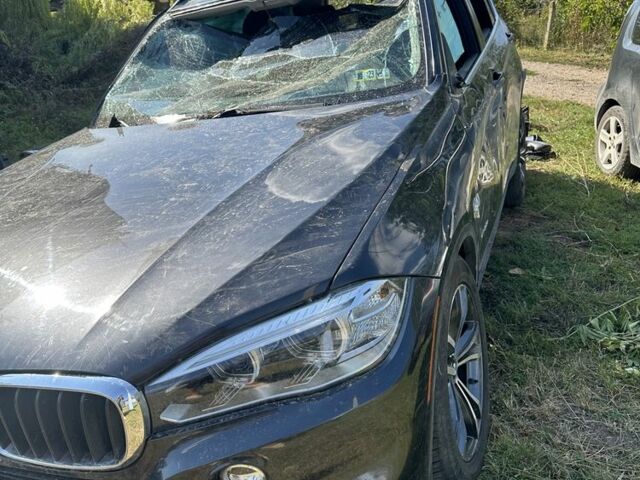 Серый БМВ Х5, объемом двигателя 3 л и пробегом 237 тыс. км за 100 $, фото 1 на Automoto.ua