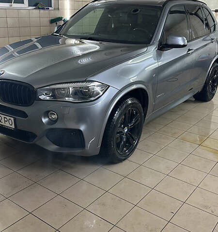 Сірий БМВ Х5, об'ємом двигуна 2.99 л та пробігом 140 тис. км за 38999 $, фото 1 на Automoto.ua