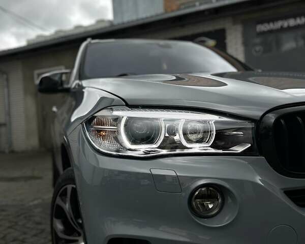 Сірий БМВ Х5, об'ємом двигуна 2.99 л та пробігом 278 тис. км за 30800 $, фото 1 на Automoto.ua