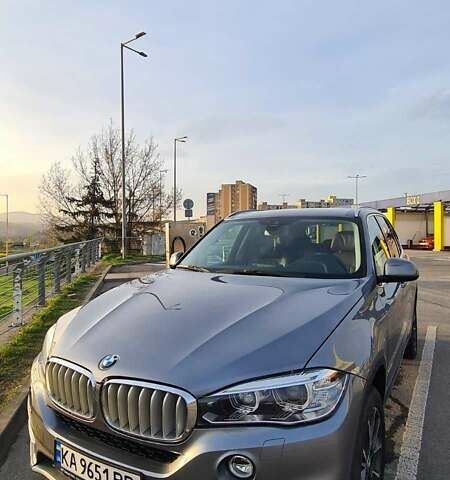 Серый БМВ Х5, объемом двигателя 2 л и пробегом 176 тыс. км за 30000 $, фото 1 на Automoto.ua