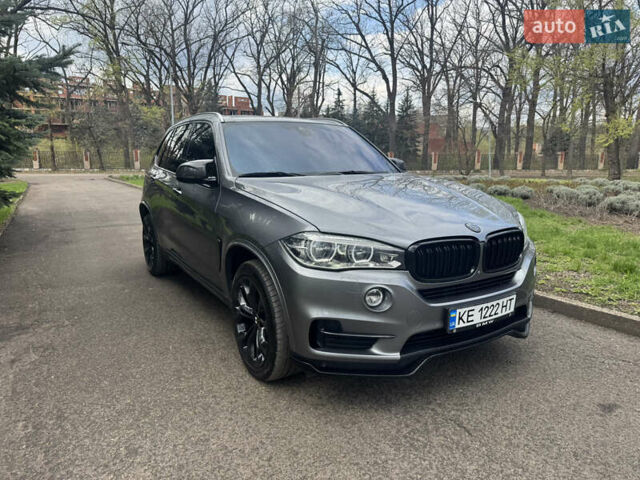 Серый БМВ Х5, объемом двигателя 3 л и пробегом 230 тыс. км за 36000 $, фото 1 на Automoto.ua