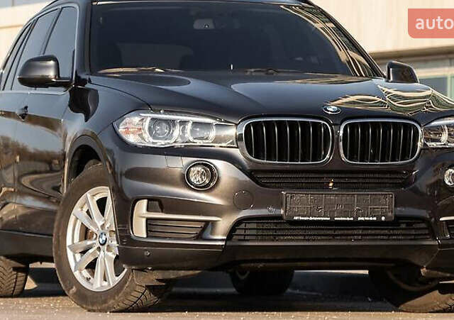 Серый БМВ Х5, объемом двигателя 2 л и пробегом 130 тыс. км за 24500 $, фото 1 на Automoto.ua