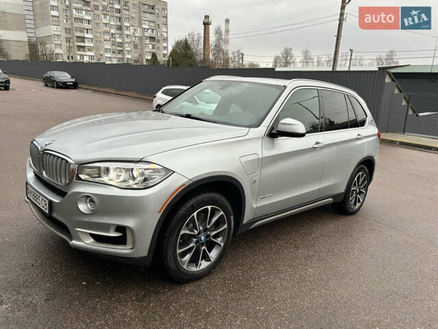 Серый БМВ Х5, объемом двигателя 2 л и пробегом 135 тыс. км за 35500 $, фото 1 на Automoto.ua