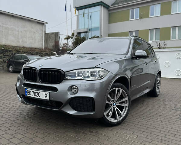 Серый БМВ Х5, объемом двигателя 2.99 л и пробегом 154 тыс. км за 36500 $, фото 1 на Automoto.ua