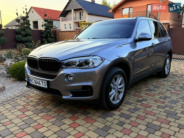 Сірий БМВ Х5, об'ємом двигуна 2 л та пробігом 210 тис. км за 22500 $, фото 1 на Automoto.ua