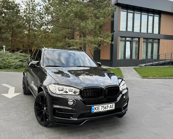 БМВ Х5 2017 в Днепре (Днепропетровске) на Automoto.ua Серый БМВ Х5, объемом двигателя 2.98 л и пробегом 140 тыс. км за 33500 $, фото 1 на Automoto.ua