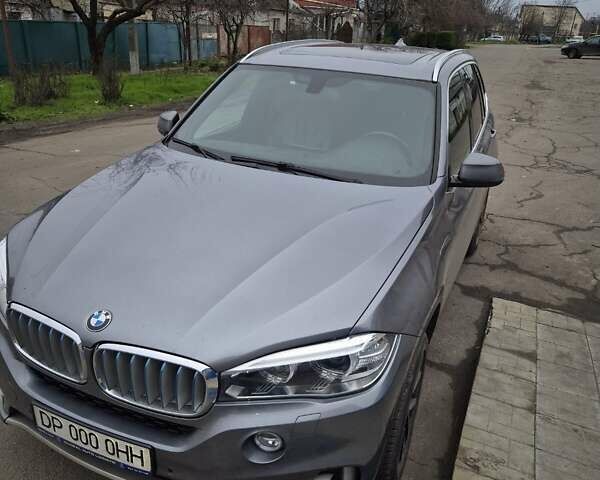 Сірий БМВ Х5, об'ємом двигуна 2 л та пробігом 157 тис. км за 30000 $, фото 1 на Automoto.ua