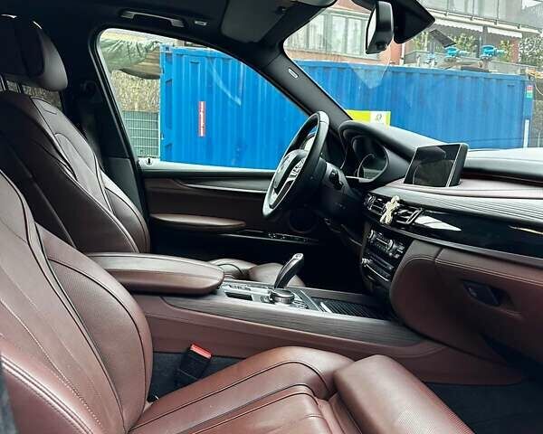 Серый БМВ Х5, объемом двигателя 2 л и пробегом 69 тыс. км за 41000 $, фото 1 на Automoto.ua