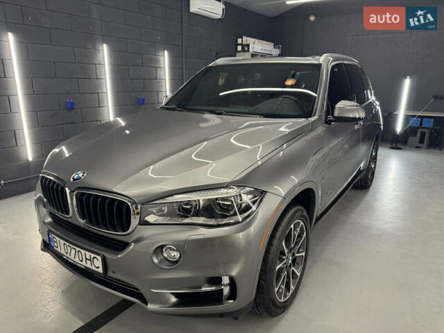 Серый БМВ Х5, объемом двигателя 2 л и пробегом 198 тыс. км за 27000 $, фото 1 на Automoto.ua
