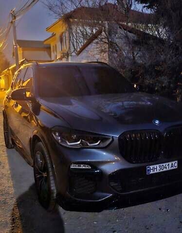 Серый БМВ Х5, объемом двигателя 3 л и пробегом 67 тыс. км за 48900 $, фото 1 на Automoto.ua