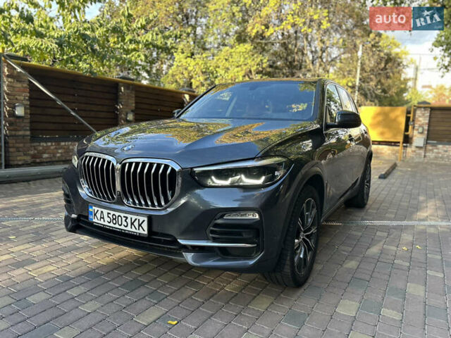 БМВ Х5 2019 в Днепре (Днепропетровске) на Automoto.ua Серый БМВ Х5, объемом двигателя 2.99 л и пробегом 114 тыс. км за 54500 $, фото 1 на Automoto.ua