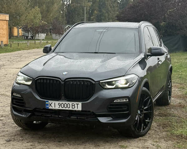 Серый БМВ Х5, объемом двигателя 3 л и пробегом 160 тыс. км за 50000 $, фото 1 на Automoto.ua