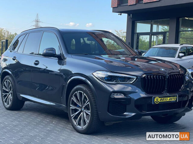 Серый БМВ Х5, объемом двигателя 3 л и пробегом 19 тыс. км за 57000 $, фото 1 на Automoto.ua