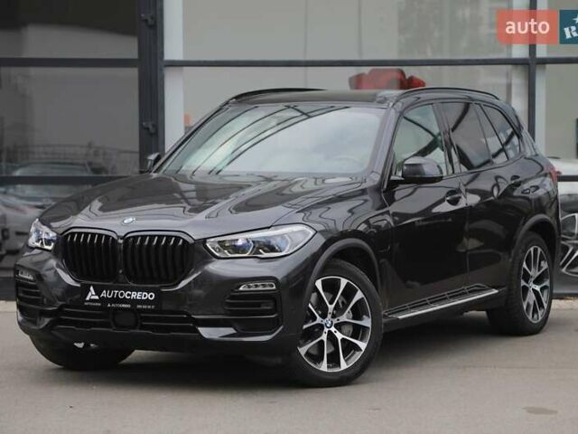 Серый БМВ Х5, объемом двигателя 3 л и пробегом 45 тыс. км за 62900 $, фото 1 на Automoto.ua
