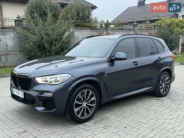 Серый БМВ Х5, объемом двигателя 3 л и пробегом 133 тыс. км за 58000 $, фото 1 на Automoto.ua