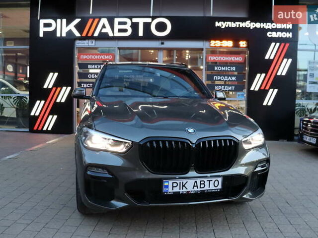 Серый БМВ Х5, объемом двигателя 3 л и пробегом 11 тыс. км за 58900 $, фото 1 на Automoto.ua