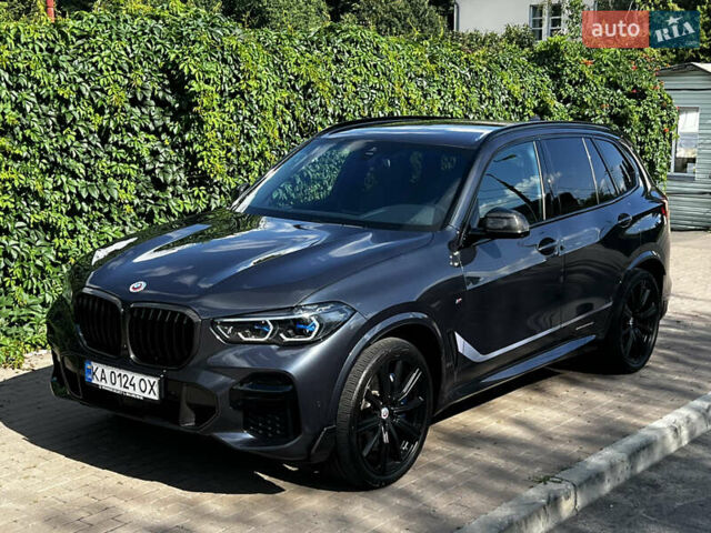 Серый БМВ Х5, объемом двигателя 3 л и пробегом 54 тыс. км за 81500 $, фото 1 на Automoto.ua