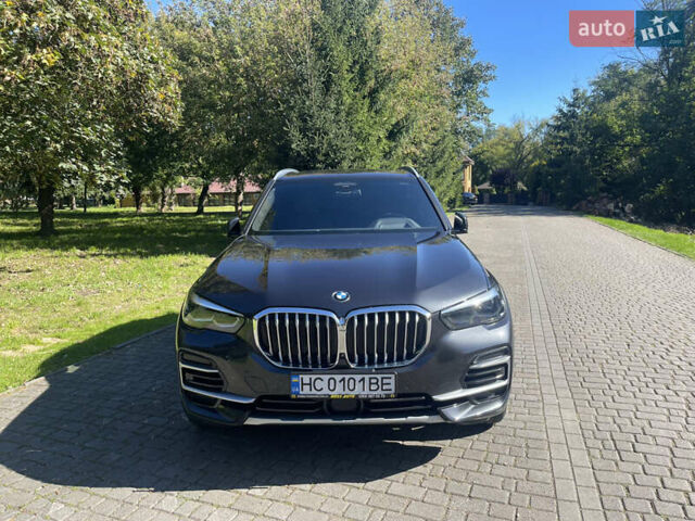 Серый БМВ Х5, объемом двигателя 3 л и пробегом 41 тыс. км за 61000 $, фото 1 на Automoto.ua