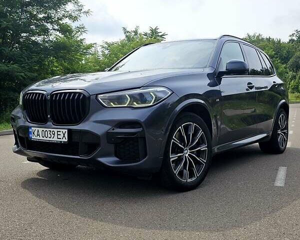 Серый БМВ Х5, объемом двигателя 3 л и пробегом 250 тыс. км за 49000 $, фото 1 на Automoto.ua