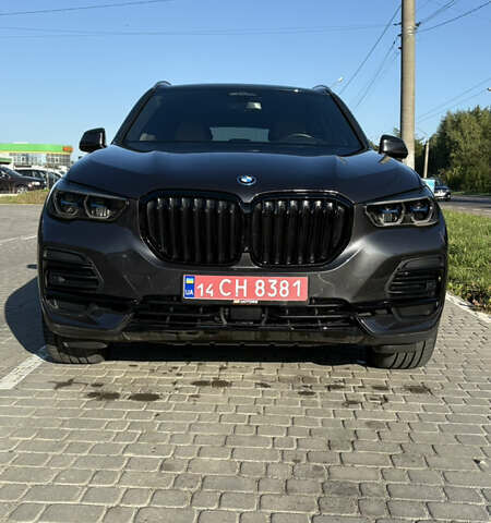 Серый БМВ Х5, объемом двигателя 3 л и пробегом 57 тыс. км за 71499 $, фото 1 на Automoto.ua