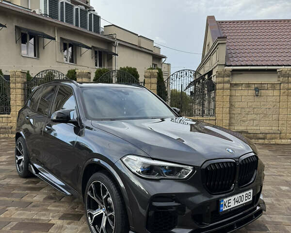 БМВ Х5 2022 в Днепре (Днепропетровске) на Automoto.ua Серый БМВ Х5, объемом двигателя 3 л и пробегом 58 тыс. км за 67000 $, фото 1 на Automoto.ua