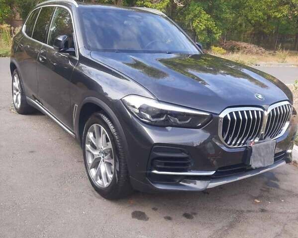 Серый БМВ Х5, объемом двигателя 4 л и пробегом 20 тыс. км за 61300 $, фото 1 на Automoto.ua