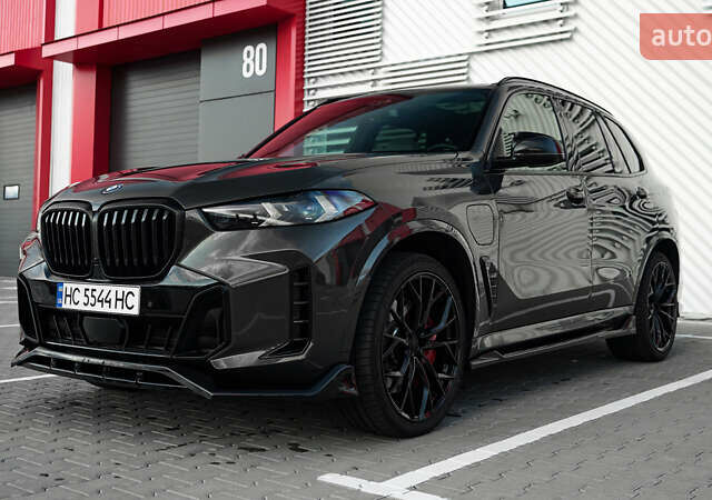 Серый БМВ Х5, объемом двигателя 3 л и пробегом 35 тыс. км за 105000 $, фото 1 на Automoto.ua