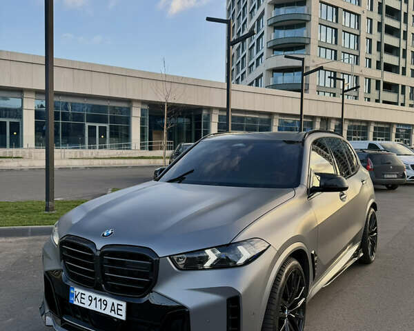 Сірий БМВ Х5, об'ємом двигуна 4.39 л та пробігом 44 тис. км за 127000 $, фото 1 на Automoto.ua