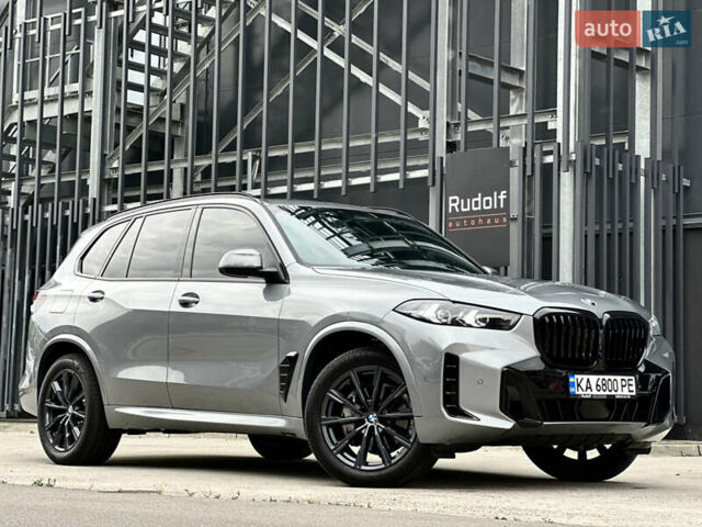 Серый БМВ Х5, объемом двигателя 3 л и пробегом 16 тыс. км за 89000 $, фото 1 на Automoto.ua