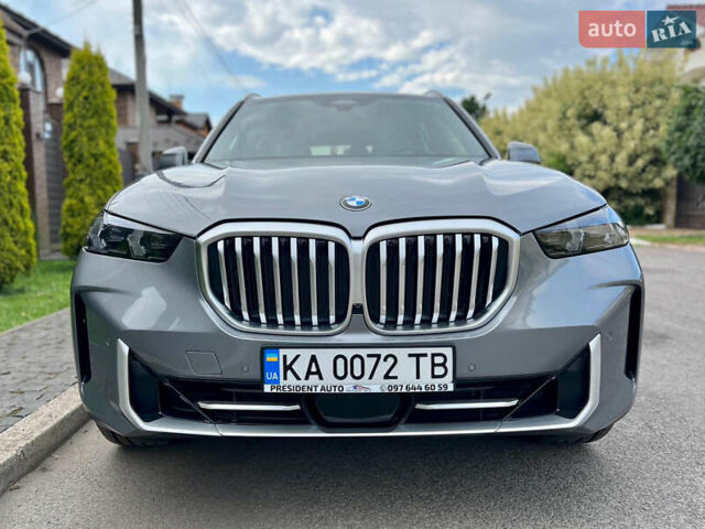Серый БМВ Х5, объемом двигателя 3 л и пробегом 5 тыс. км за 85500 $, фото 1 на Automoto.ua